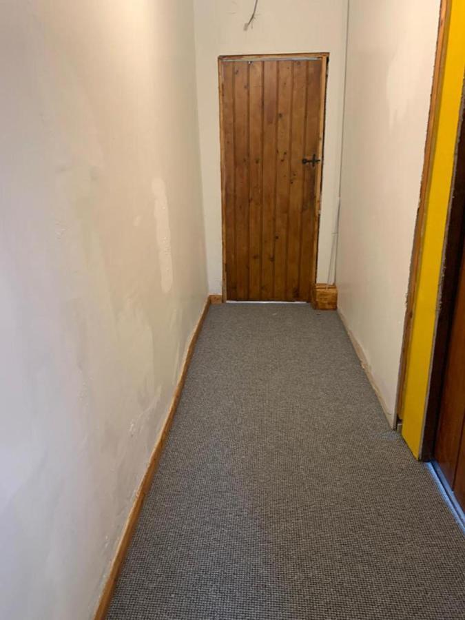 Ferienwohnung One Lovely Apartmt 1 Double & 2 Camp Beds Stoke-on-Trent Exterior foto